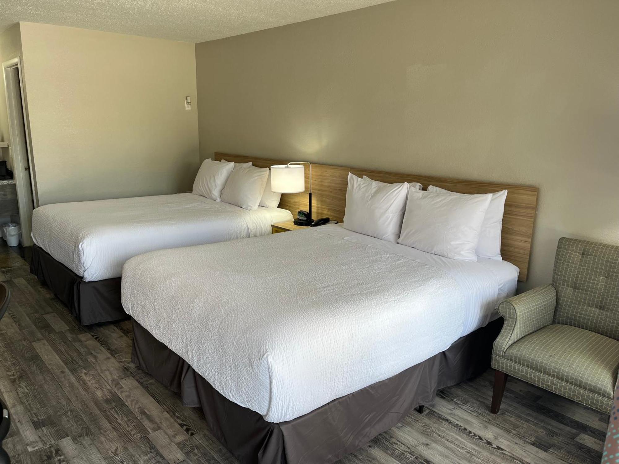 Days Inn By Wyndham Branson Ozarks Exterior photo